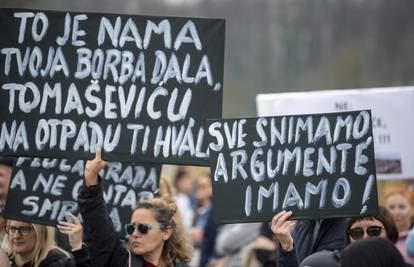 U Zagrebu prosvjed građana zbog smrada iz kompostane: Vadite gas maske! Smrad...