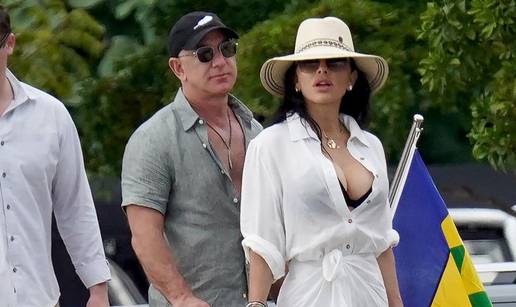 FOTO Dragi, vodi me prid oltar! Kako je 'štreber' Bezos nabio bicepse i pao na zanosnu Lauru