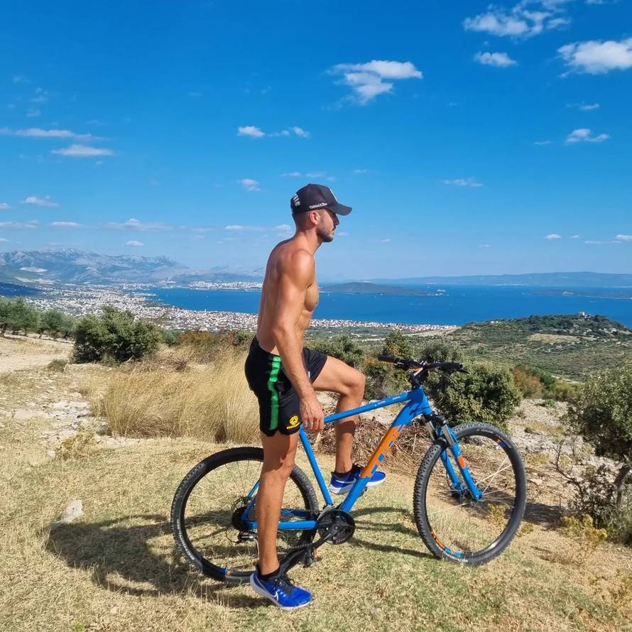 Sin Siniše Vuce o odrastanju uz oca glazbenika: Mama nas je odgajala, bilo je izazovno...