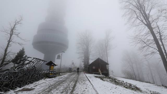 Zagreb: Prvi ovosezonski snijeg na Sljemenu