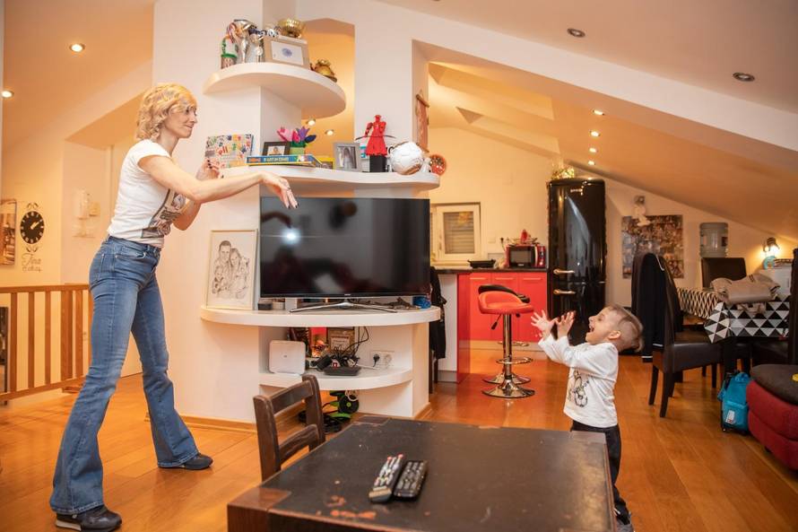 Nevio je krenuo u školu: Imam osam godina i osam kilograma