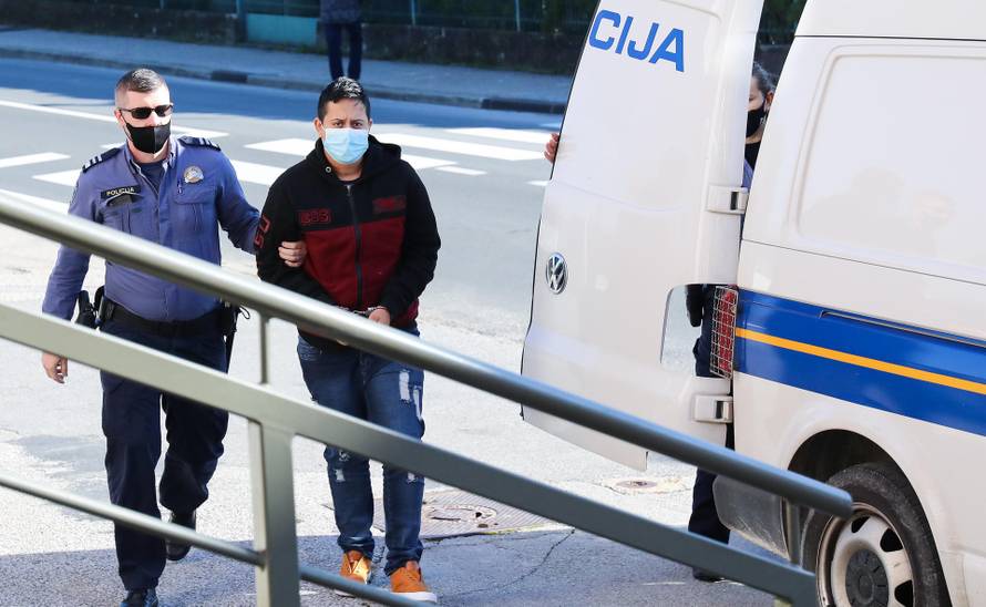 Ekskluzivne fotografije: Ovo je Brazilka koja je progutala kilu koke, doveli je u Veliku Goricu