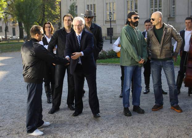Zagreb: Brojni glazbenici u spotu predsjedni?kog kandidata Ive Josipovi?a