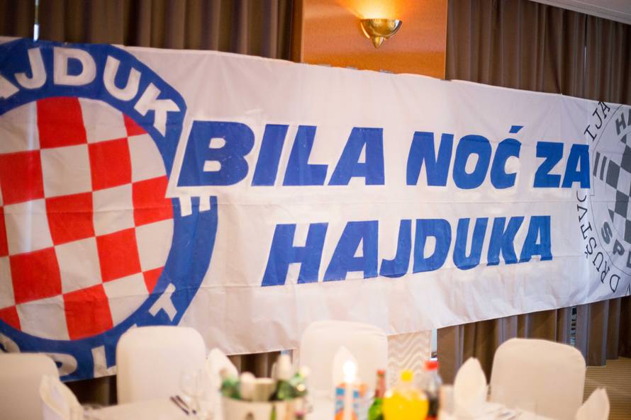 Bila noć u Zagrebu 2018: Hari Rončević na hajdučkoj fešti