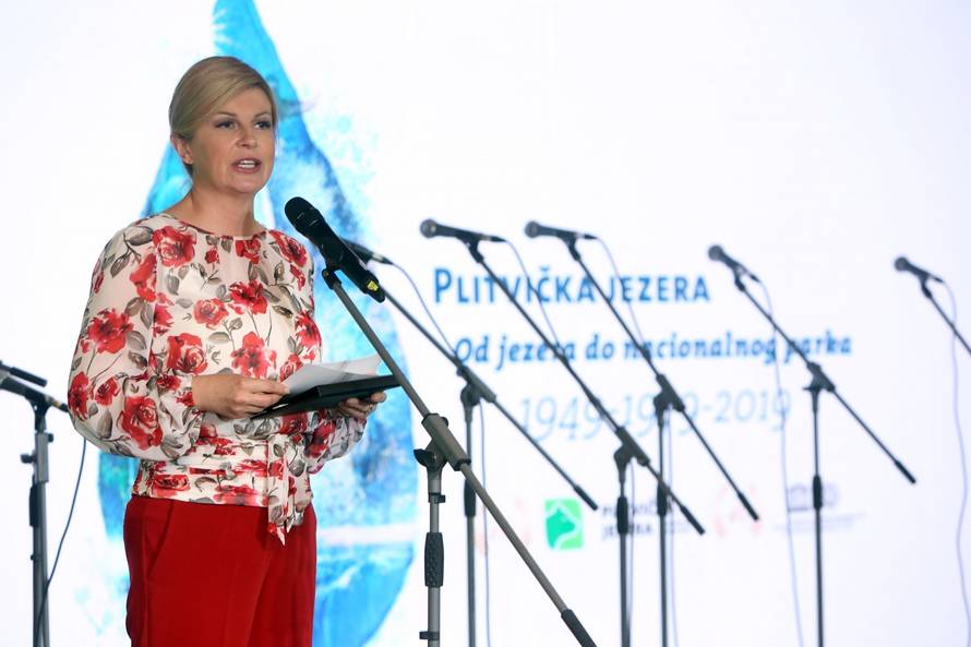 Kolinda Grabar-KitaroviÄ na sveÄanoj veÄeri povodom 70. obljetnice NP PlitviÄka jezera