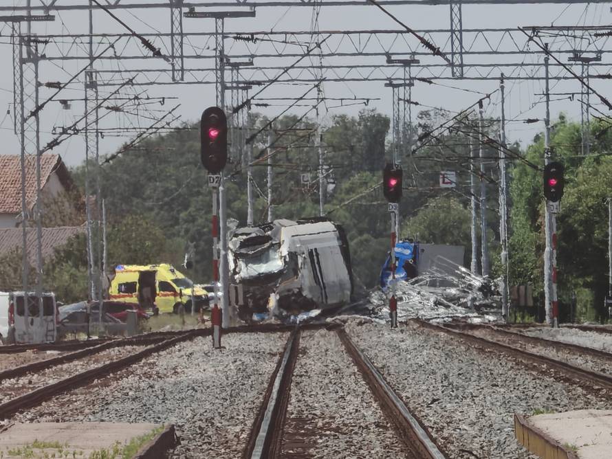 VIDEO Putnica iz vlaka strave: 'Bili smo u panici, vrata su bila zaglavljena. Nismo mogli van'