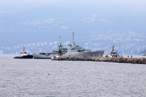 Rijeka: Brod Galeb dotegljen je u riječku luku