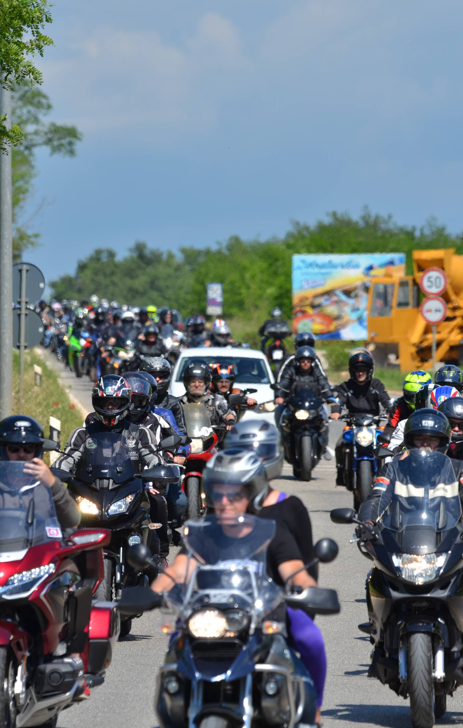 Bikeri okupirali Poreč: Uživali su u utrkama i ludim vožnjama