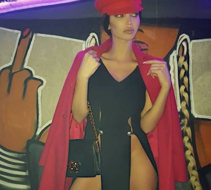 Soraja traži gaće mjesecima: Uvela u modu šlic do pupka