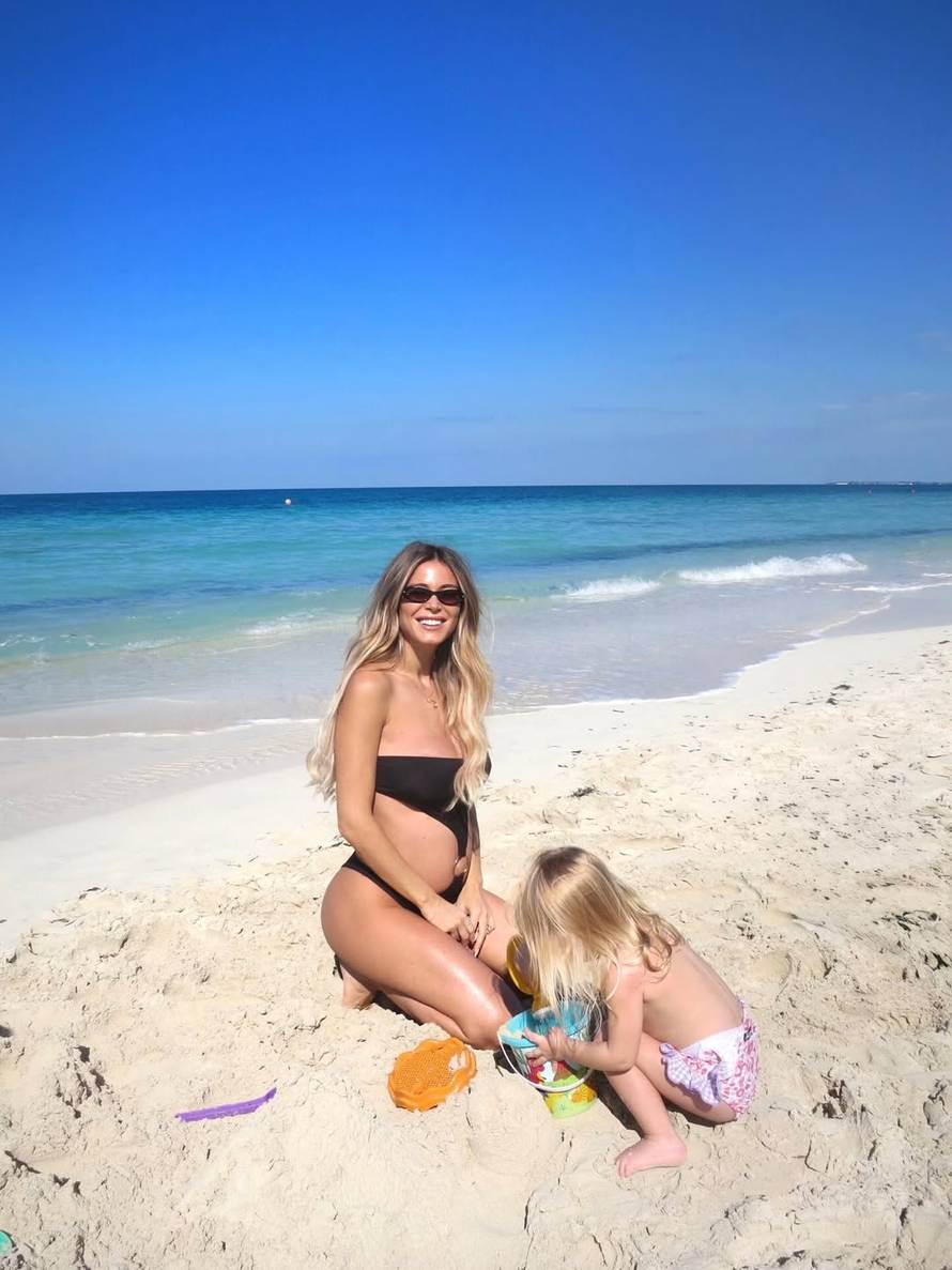 FOTO Diletta ni u sedmom mjesecu trudnoće ne odustaje od poziranja u donjem rublju