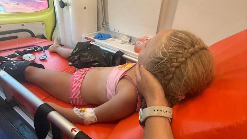 Ukrajinku (5) na Hvaru ugrizao poskok, spasili je u zadnji tren: 'Mama, zmija me ugrizla...'