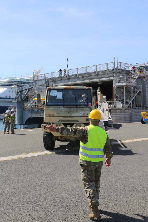 Američkim brodom "YUMA" stigao dio opreme za vježbu Immediate Response 21