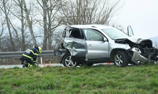 FOTO Muškarac i žena poginuli u užasnoj nesreći na A3. Očevid traje satima, vozi se otežano