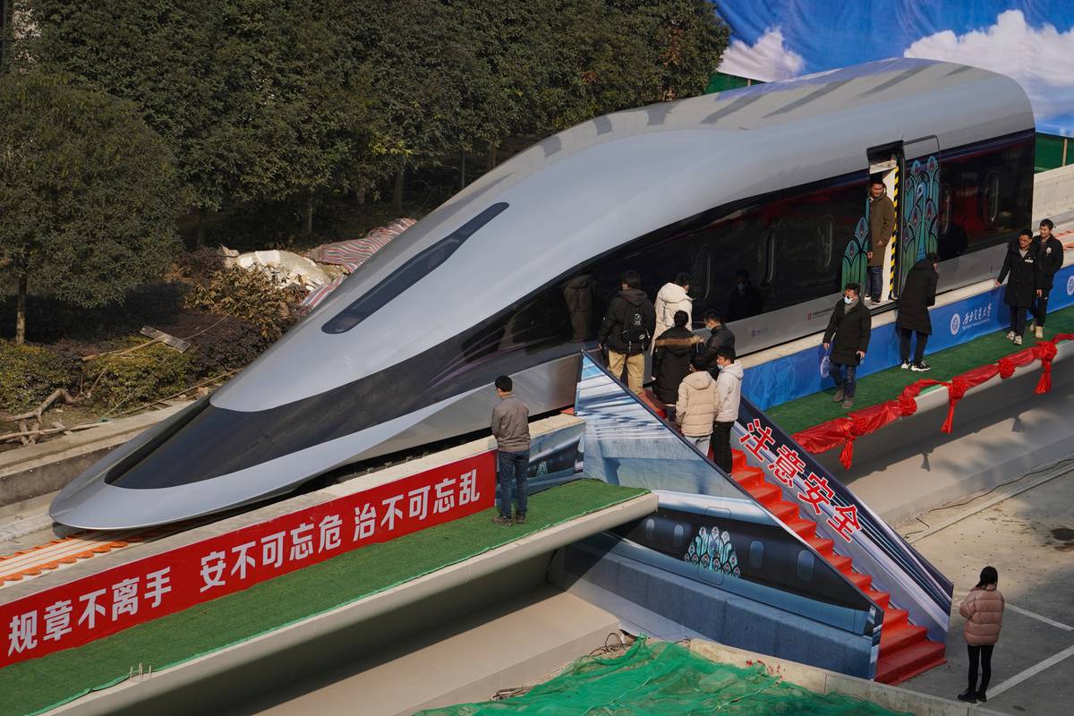 Kina ima vlak budućnosti: Juri čak 620 na sat, a možete ga pomaknuti jednom rukom