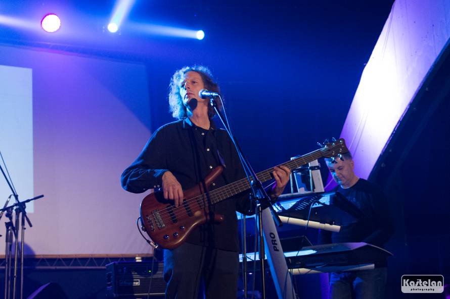 Vitasović je studenticu pozvao na stage pa su skupa zapjevali