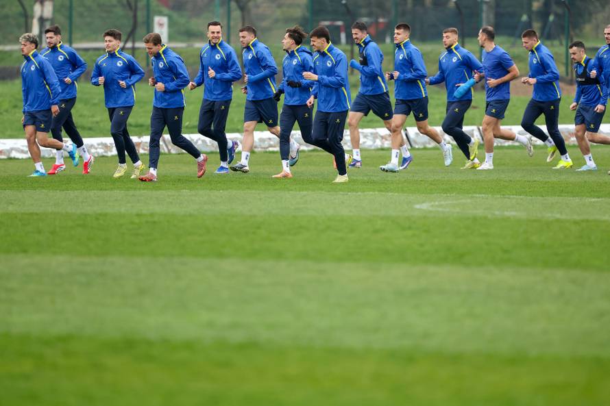 Sarajevo: Trening nogometne reprezentacija BiH uoči finalne utakmice doigravanja za Svjetsko prvenstvo