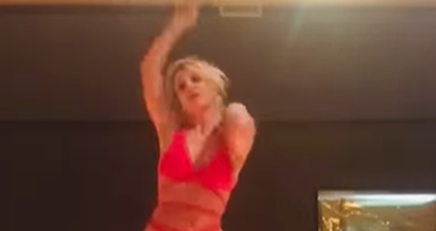 Nakon optužbi bivšeg supruga, Britney Spears opet zaplesala u provokativnom izdanju: 'Vatra'