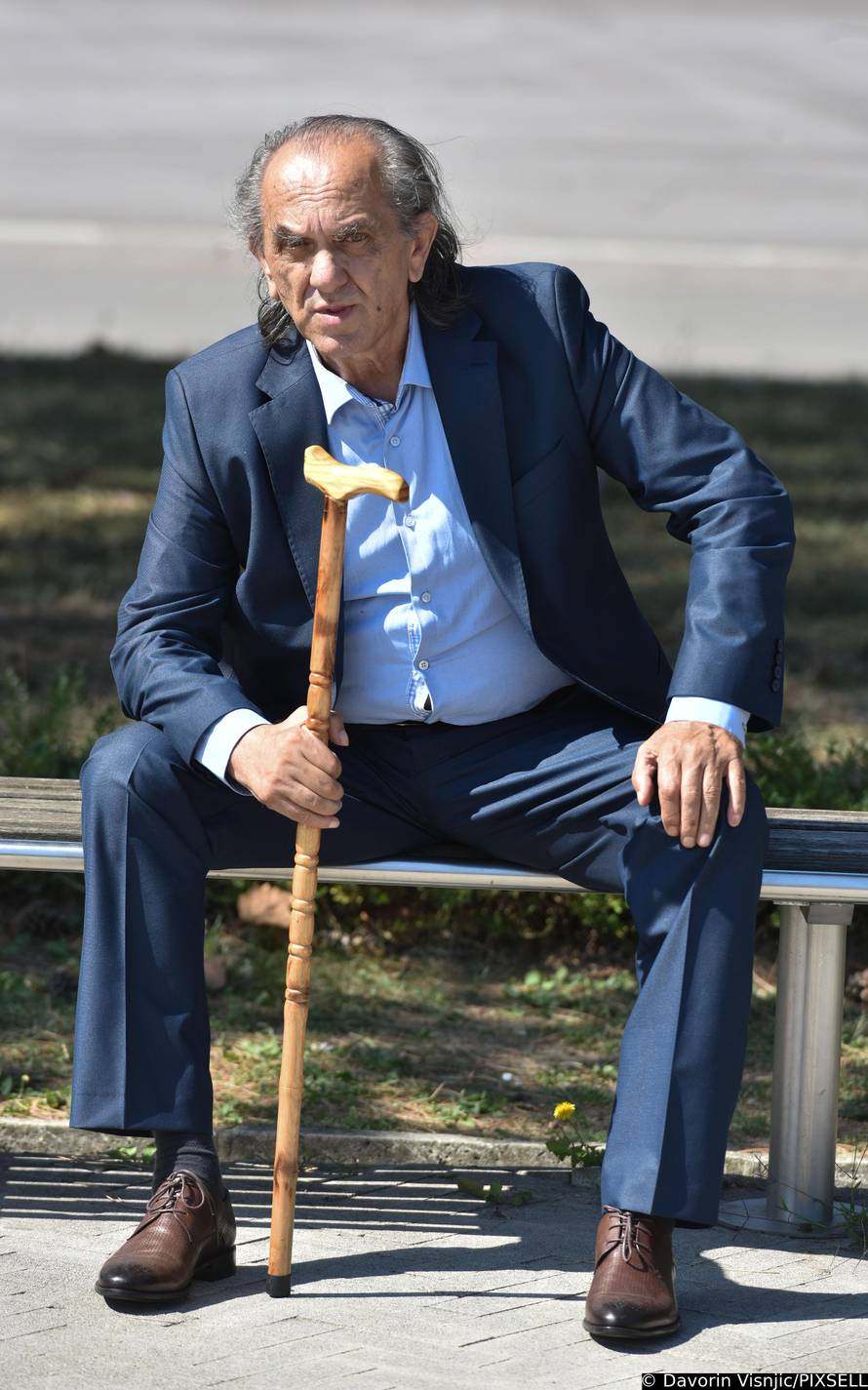 Zagreb: Posljednji ispraćaj Lakija iz Noćne more na groblju Miroševac