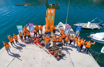 Uklonjeno više od 10 kubika otpada nagomilanog na dnu plaže Portina u Pločama