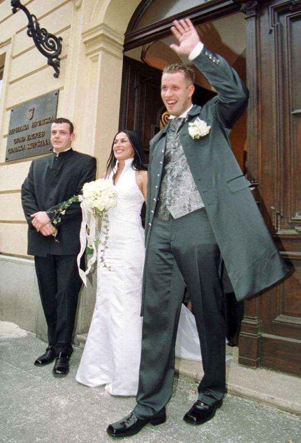 Zagreb: 21.04.2001., vjen?anje Indire Vlajki? i Narcisa Mujki?a