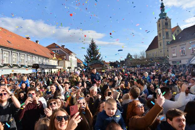 Samobor: Tradicionalni doček Nove Godine u podne 