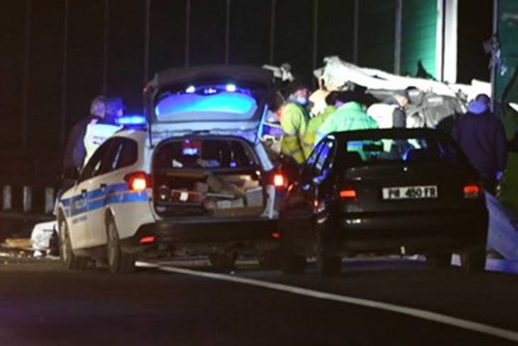 Stravične fotografije: Mladići nisu imali šanse, ovo je ostalo od auta nakon sudara u Istri