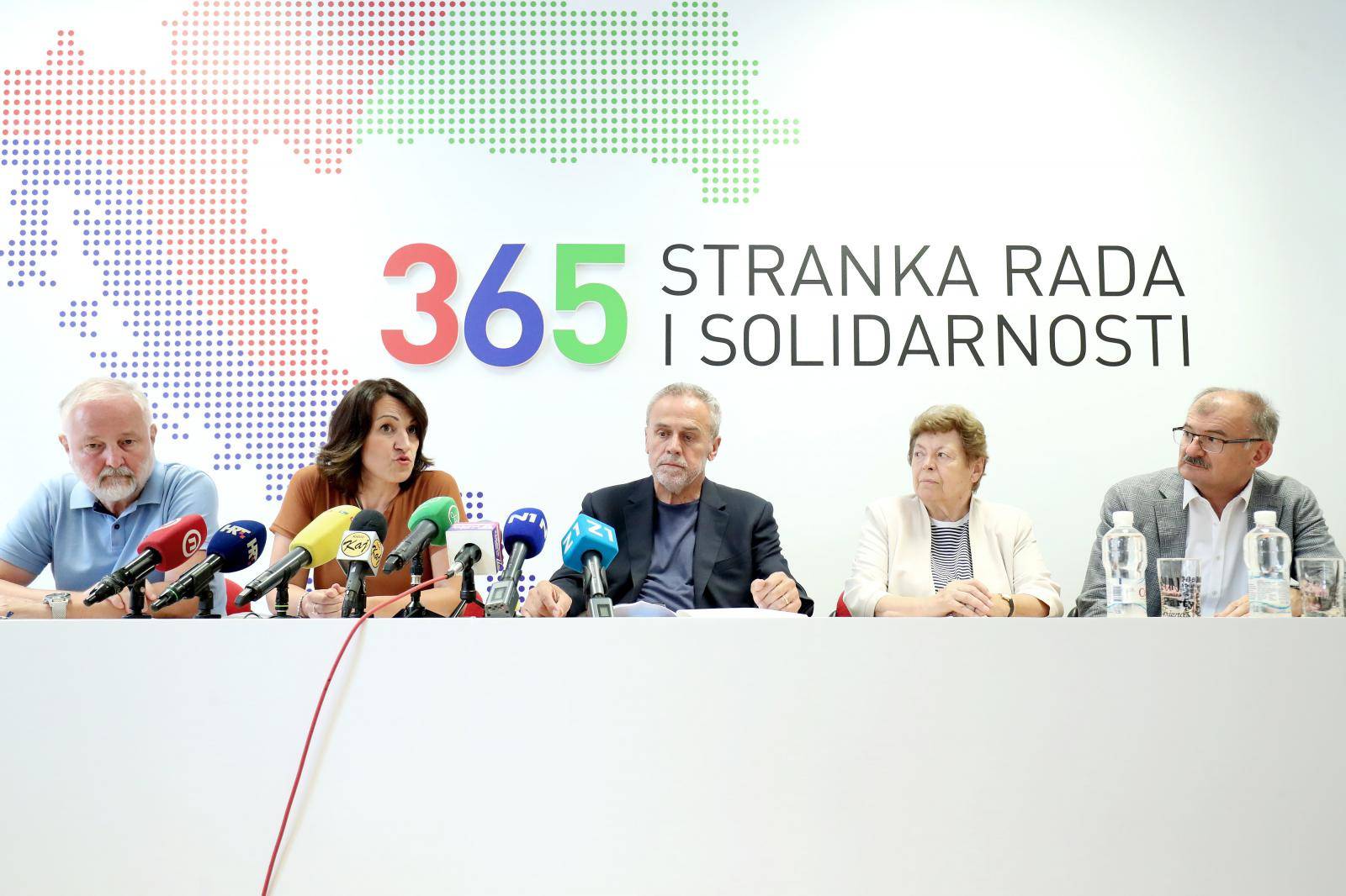 Zagreb: Stranka rada i solidarnosti predstavila  prijedlog za poveÄanje plaÄa u obrazovanju