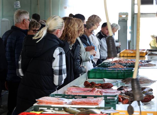 Šibenik: Poskupljenje plavog dizela još se nije odrazilo na cijene u ribarnici