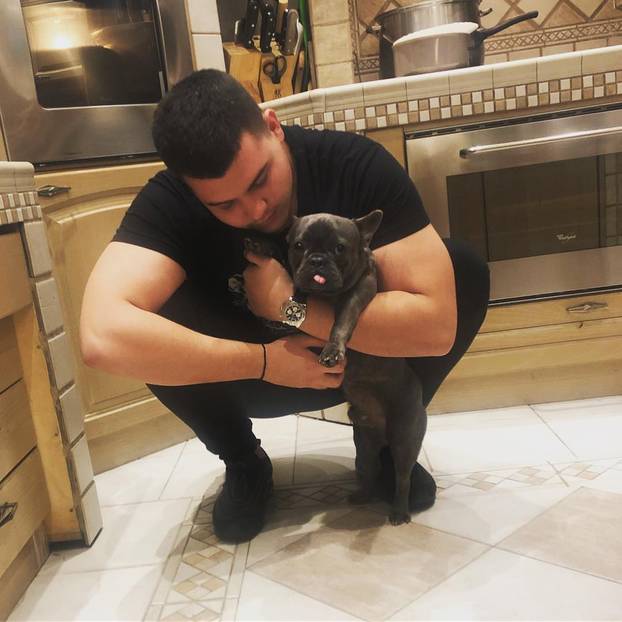 Sve pršti od luksuza: Lepa Brena prodaje vilu Aleksandri Prijović. Evo kako izgleda raskošna kuća