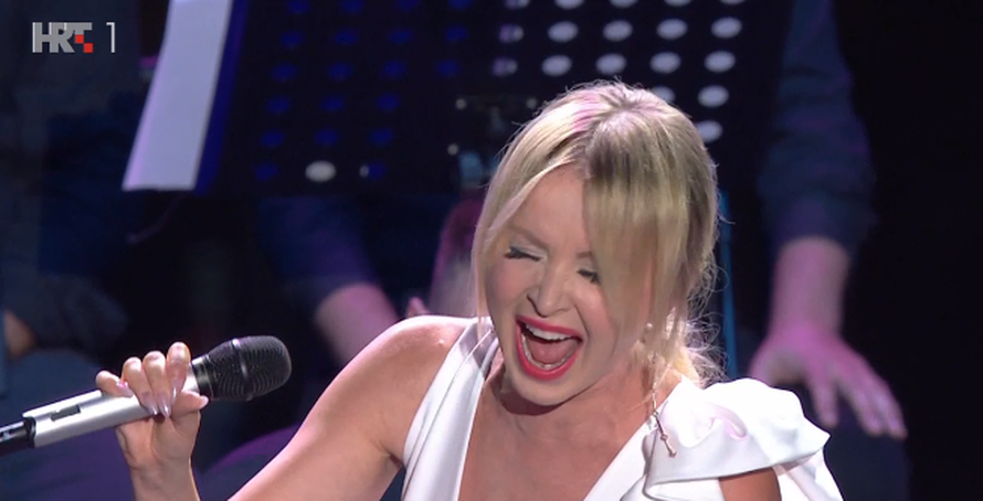 Danijelu Martinović iznenadio  mladić s Downovim sindromom, poklonio joj ruže: Ovo se pamti!