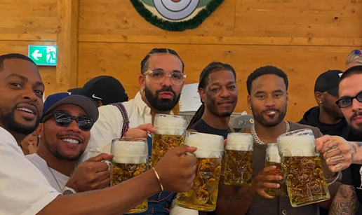 FOTO Reper Drake u Chanelovim hlačama posjetio Oktoberfest