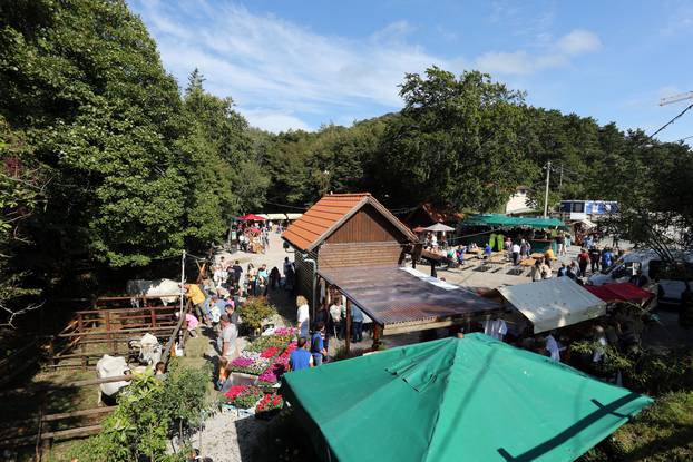 Održan 12. Učkarski samanj - sajam dobrih vibracija, tradicijskih proizvoda i starih zanata