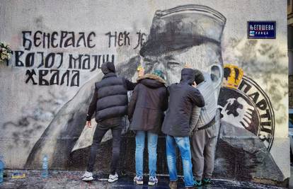 Beograd: Uz mural Ratku Mladiću oslikali  i lik četničkog vođe Draže Mihailovića