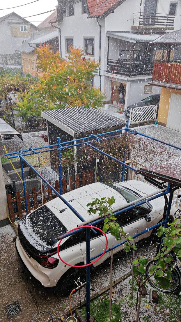 FOTO Ludo vrijeme u Hrvatskoj: Na sjeveru oluja s tučom, jug se kupa, osvanula  je i duga...