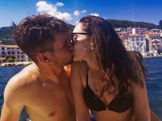 FOTO Bombarderu Tinu zanosna Slavonka najveća je podrška na tribinama: 'Ljubav. Sreća. Sve'