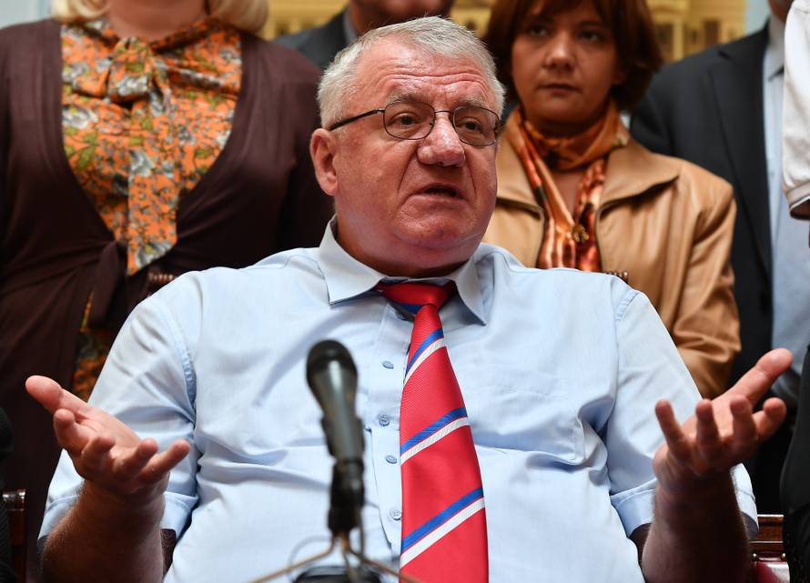 Šešelj jest budala, ali njegova glupost nije nimalo bezopasna
