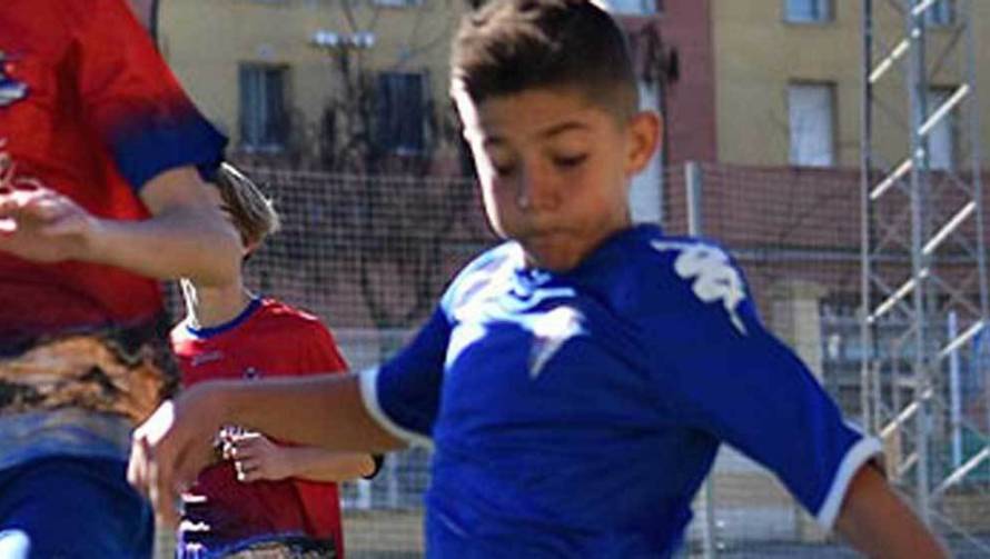 Dječak spasio dječaka! Oživio ga je na nogometnoj utakmici