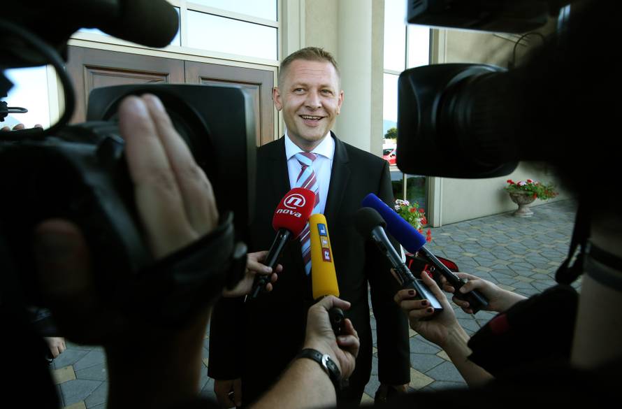 'Nećemo čekati HDZ. Idemo sa SDP-om ili manjim strankama'