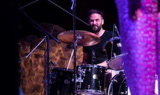 Sin Zorice Kond&zcaron;e: Moja mater ista je kao i sva&ccaron;ija, samo &scaron;to moja bolje pjeva od tvoje...