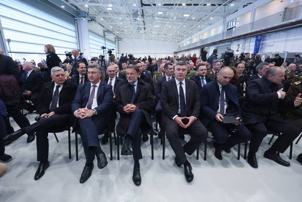 Svečani program na dočeku prve skupine višenamjenskih borbenih aviona Rafalea u Hrvatsku