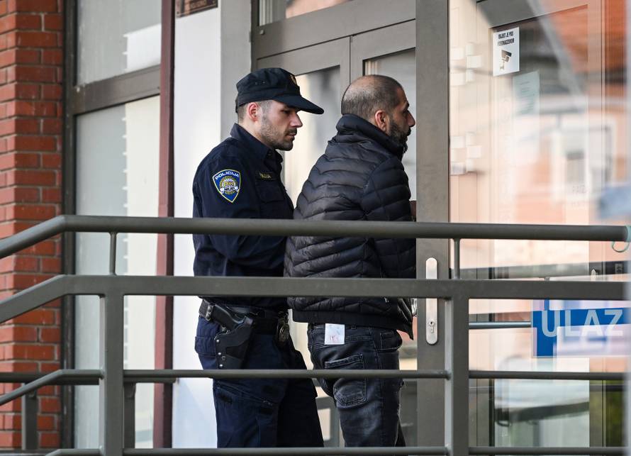 Privođenje muškarca i žene na Županijski sud u Velikoj Gorici