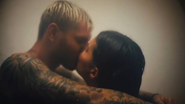 Wanda i Mauro Icardi golišavi se ljube pod tušem. Snimaju spot za njezinu novu pjesmu