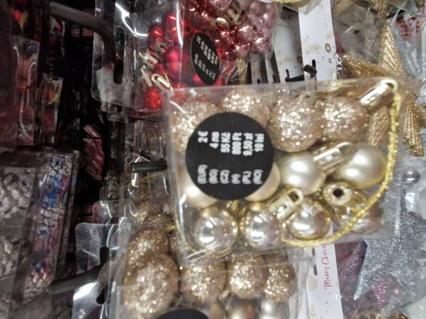 FOTO Još 92 dana do Božića, a ukrasi već stigli: Tko požuri, birat će među pravom raskoši