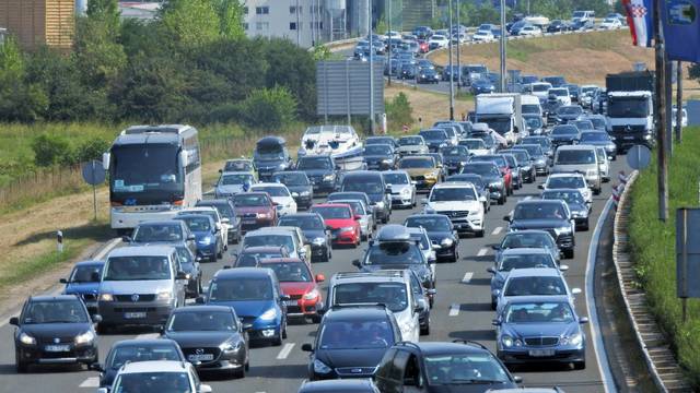 Nesreća na ulazu u Split: Čeka se i po 40-ak minuta u koloni...