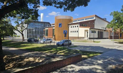 Koja utakmica? U Bačkoj Topoli je običan četvrtak, ali na ulici ćete baš rijetko čuti srpski jezik