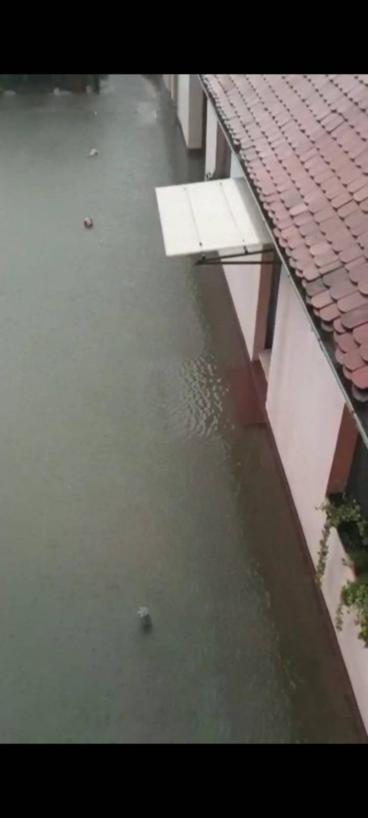 Pod vodom i Županja: 'Pada već tri sata, cijela ulica je nestala'