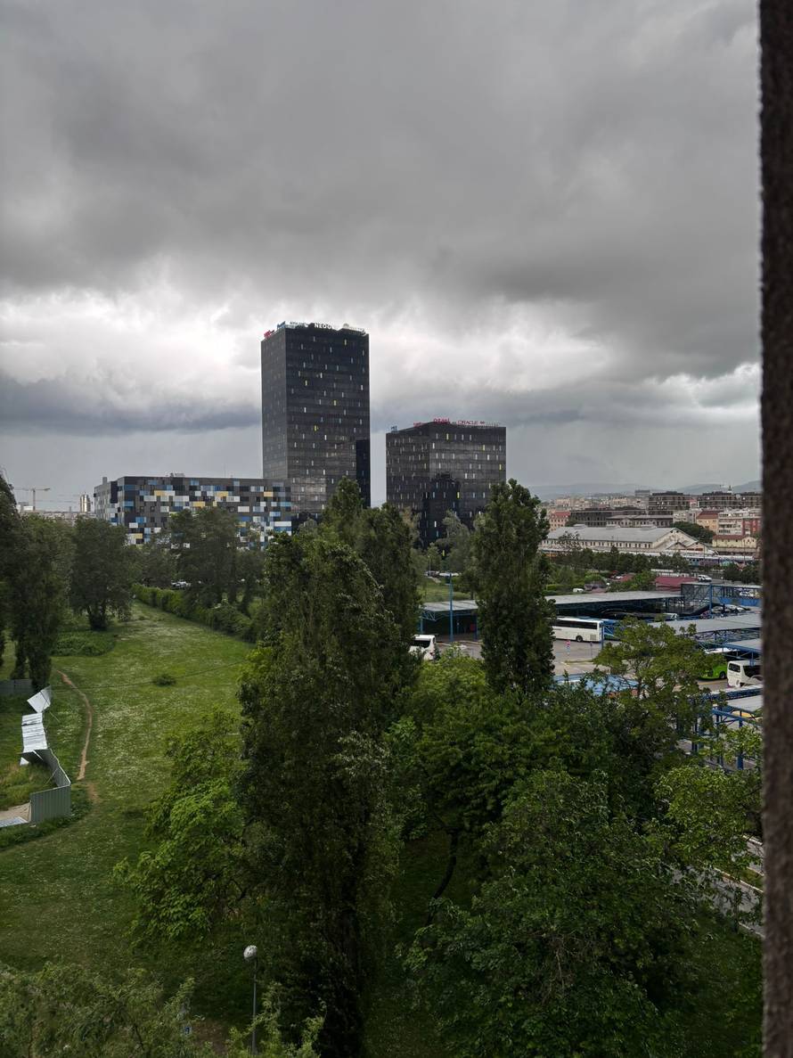 POSLJEDICE NEVREMENA Stiglo više od tisuću poziva građana, u Zagrebu ozlijeđen jedan čovjek