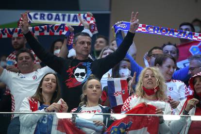 Atmosfera i zagrijavanje u dvorani uoči početka utakmice Hrvatska - Ukrajina