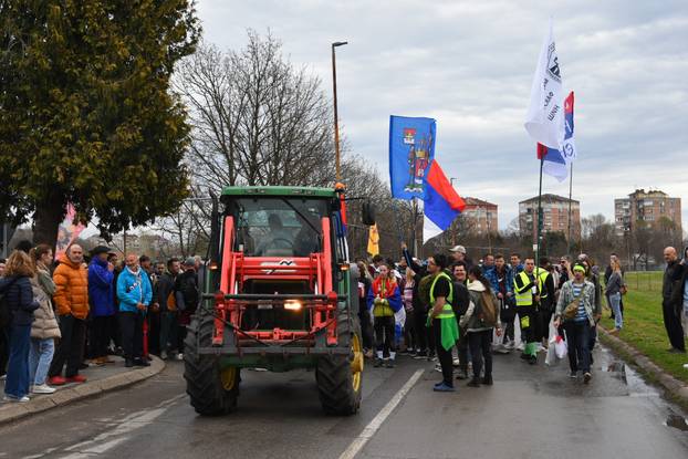 Od Niša i juga zemlje pa sve do Pančeva: Studenti su pješice krenuli prema Beogradu