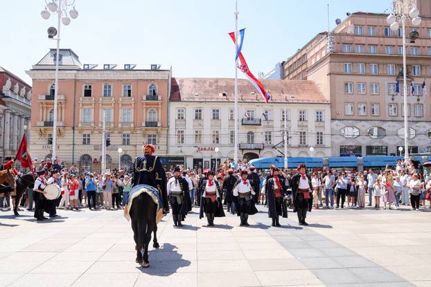 Proslava Dana grada Zagreba uz Kravat pukovniju na glavnom Trgu